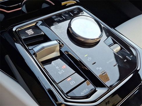 New 2026 BMW 530i xDrive w/ Premium Package image 14