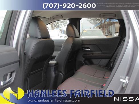 New 2025 Nissan Kicks SR FWD image 11