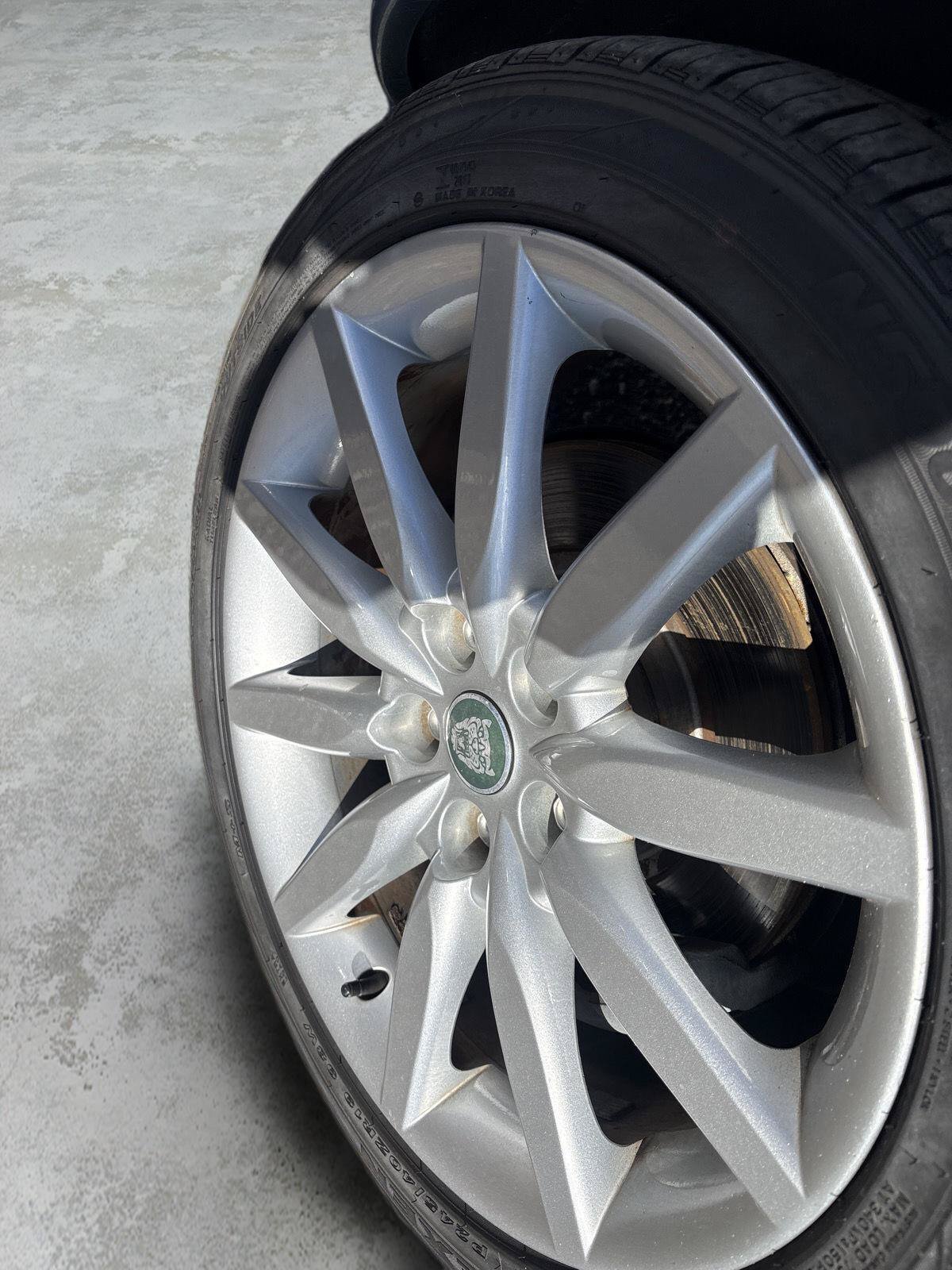 Used 2005 Jaguar XK8 Convertible RWD image 9