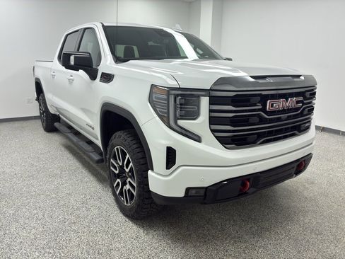 Used 2023 GMC Sierra 1500 AT4 w/ Technology Package image 2