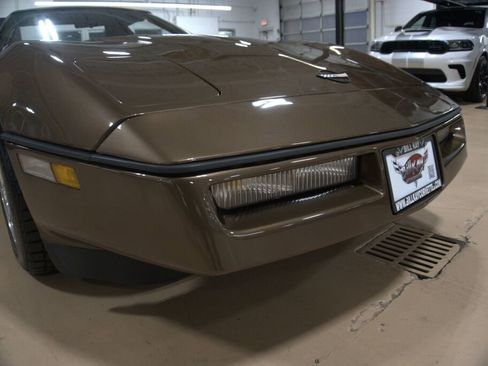 Used 1986 Chevrolet Corvette Convertible image 9