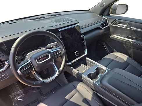 Used 2026 GMC Acadia Elevation w/ Elevation Premium Package AWD/4WD image 11
