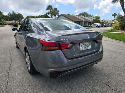 Used 2021 Nissan Altima 2.5 S w/ Driver Assist Package FWD image 7