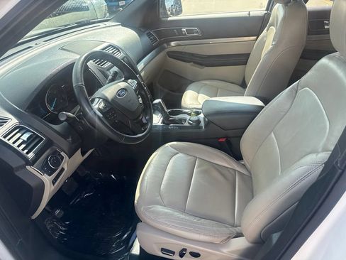 Used 2018 Ford Explorer XLT w/ Equipment Group 202A AWD/4WD image 23