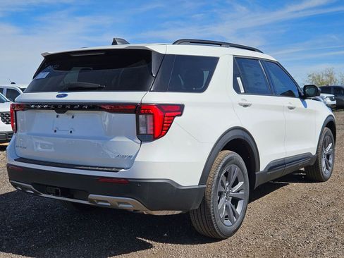 New 2026 Ford Explorer Active w/ Active Comfort Package image 5