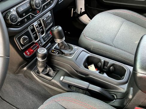 Used 2024 Jeep Wrangler Unlimited Rubicon AWD/4WD image 18