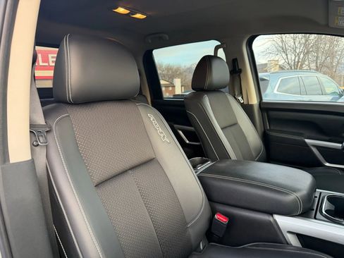 Used 2018 Nissan Titan PRO-4X w/ Pro-4x Utility Package AWD/4WD image 25