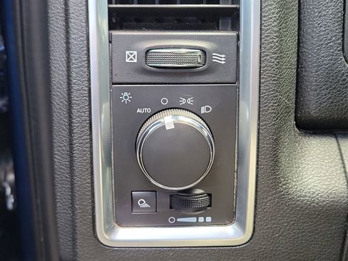 Used 2021 RAM 1500 Classic SLT AWD/4WD image 13