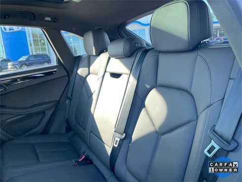 Used 2023 Porsche Macan image 26