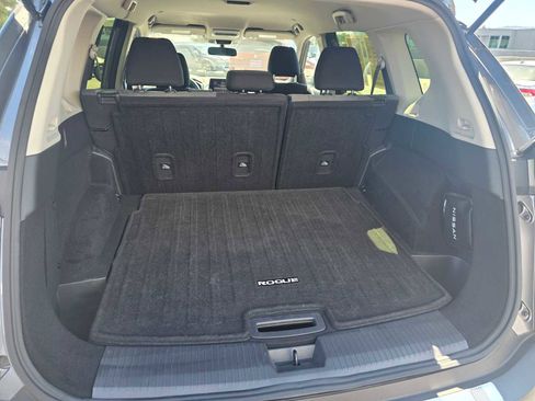 Used 2023 Nissan Rogue SV image 18