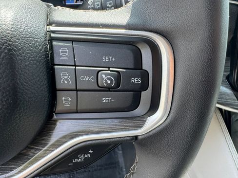 Used 2024 Jeep Wagoneer L Series II w/ Flexible Seating Group image 21