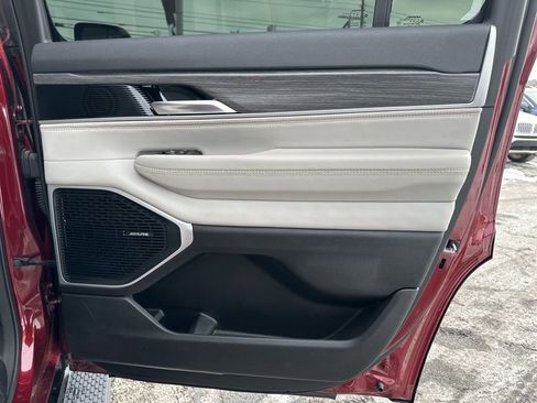 Used 2022 Jeep Grand Wagoneer Series III w/ Flexible Seating Group image 29