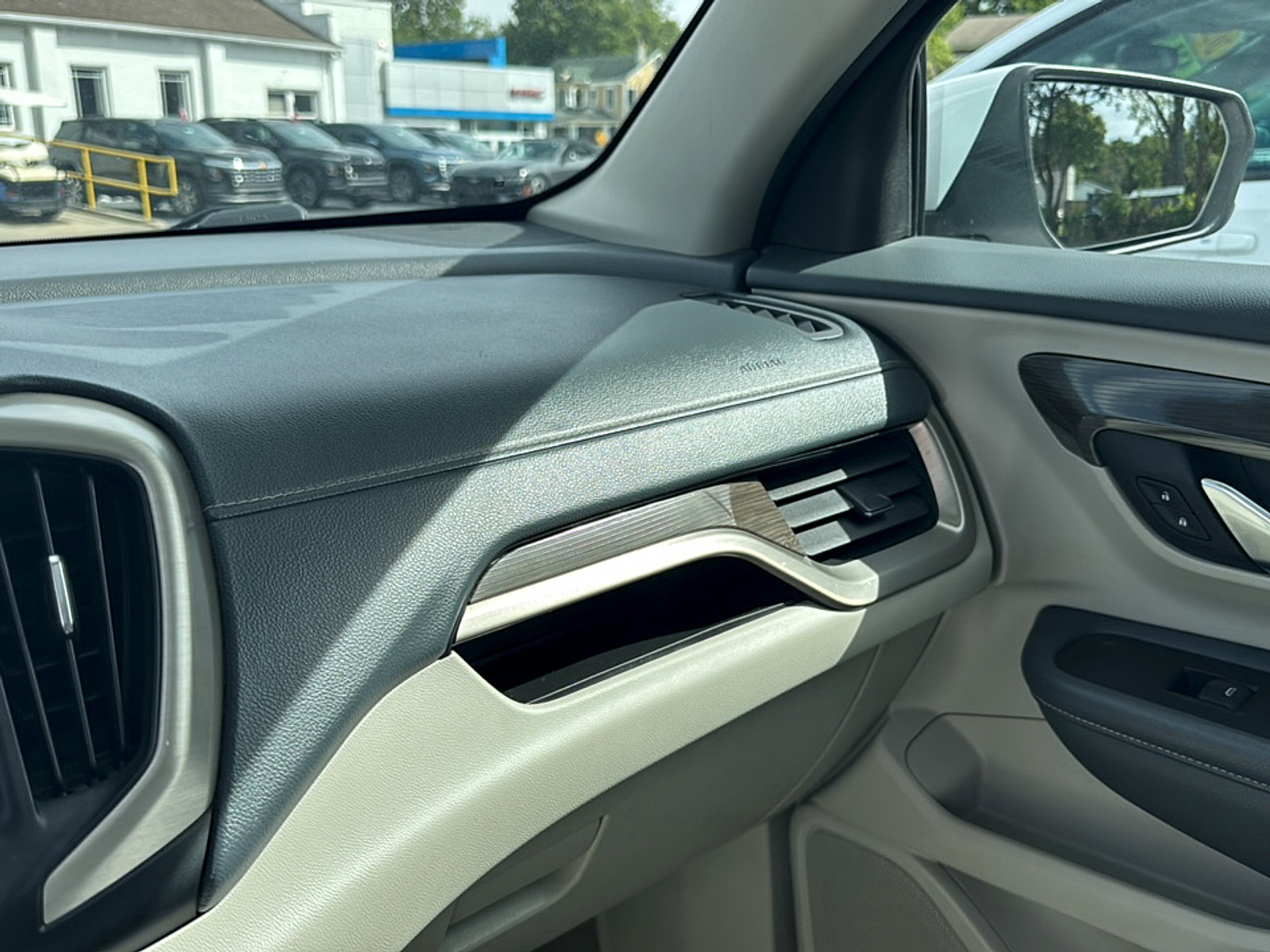 Used 2022 GMC Terrain Denali AWD/4WD image 17