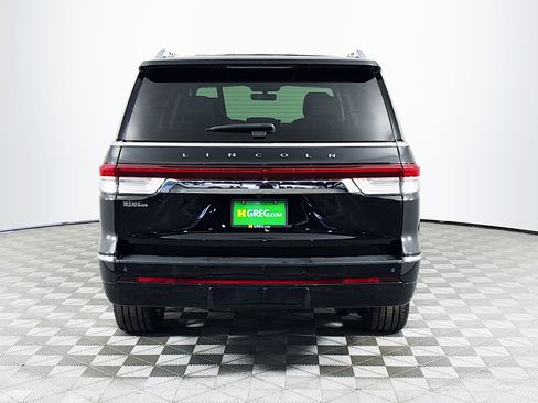 Used 2024 Lincoln Navigator Premiere AWD/4WD image 7