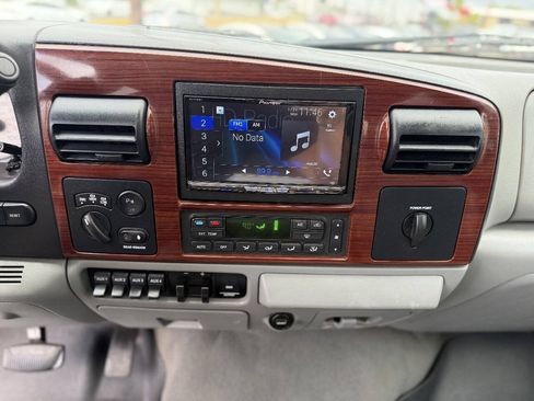 Used 2006 Ford F350 Lariat AWD/4WD image 26