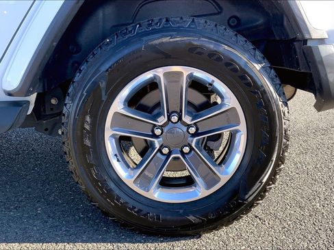 Certified 2021 Jeep Wrangler Unlimited Sahara w/ Dual Top Group image 10