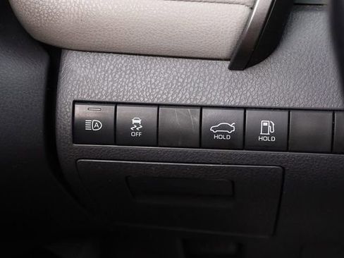 Used 2019 Toyota Camry SE w/ Audio Package image 19