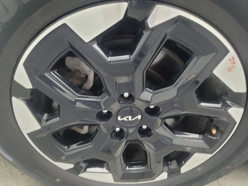 Used 2024 Kia Sorento S FWD image 31
