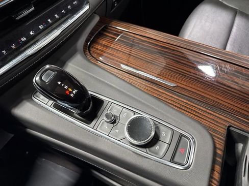 Used 2023 Cadillac Escalade ESV Premium Luxury image 23