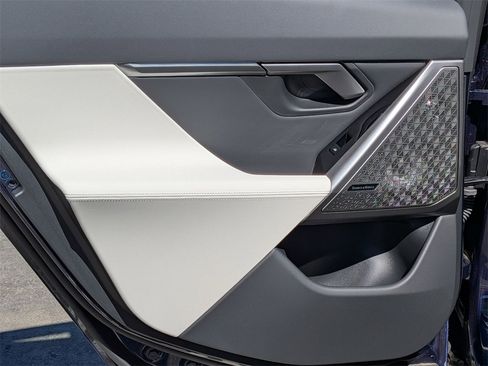 New 2026 BMW 530i 530i w/ M Sport Package image 32