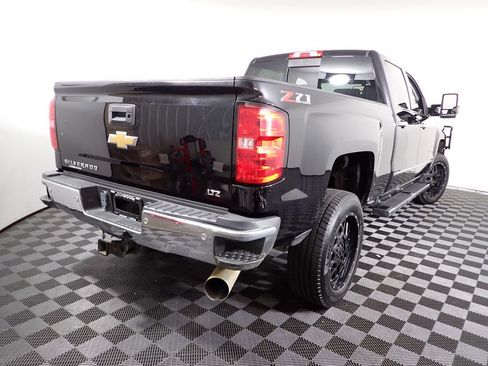 Used 2019 Chevrolet Silverado 2500 LTZ w/ Duramax Plus Package AWD/4WD image 18