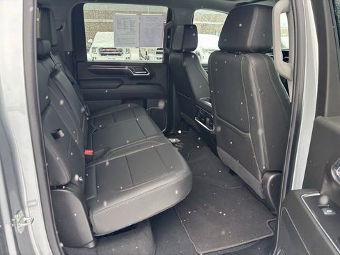 Used 2024 GMC Sierra 2500 SLT w/ SLT Premium Package image 28