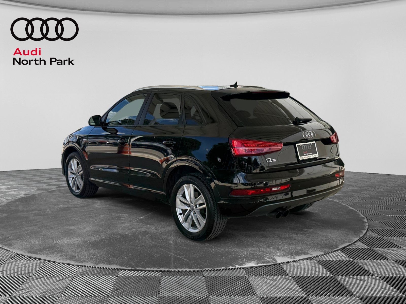 Used 2018 Audi Q3 2.0T Premium FWD image 3