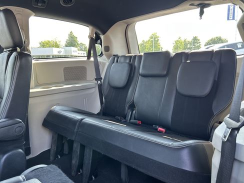 Used 2019 Dodge Grand Caravan SXT FWD image 20