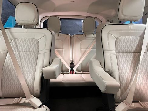 Used 2020 Lincoln Aviator Black Label AWD/4WD image 17
