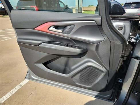 New 2025 Chevrolet Equinox EV RS image 13