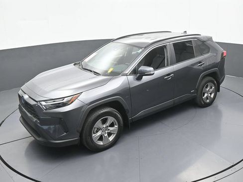 Used 2024 Toyota RAV4 XLE AWD/4WD image 41