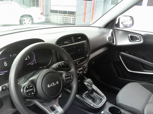 Used 2023 Kia Soul LX w/ Option Group 015 FWD image 20