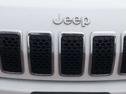 Used 2021 Jeep Cherokee Limited image 34