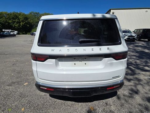 Used 2024 Jeep Wagoneer L Series II w/ Flexible Seating Group AWD/4WD image 6