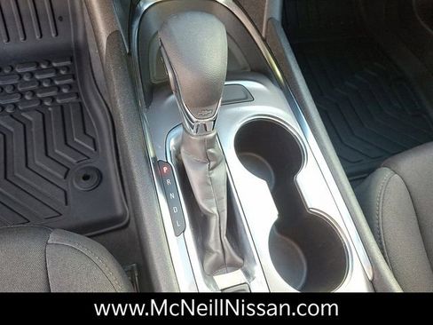 Used 2023 Chevrolet Malibu LT image 15