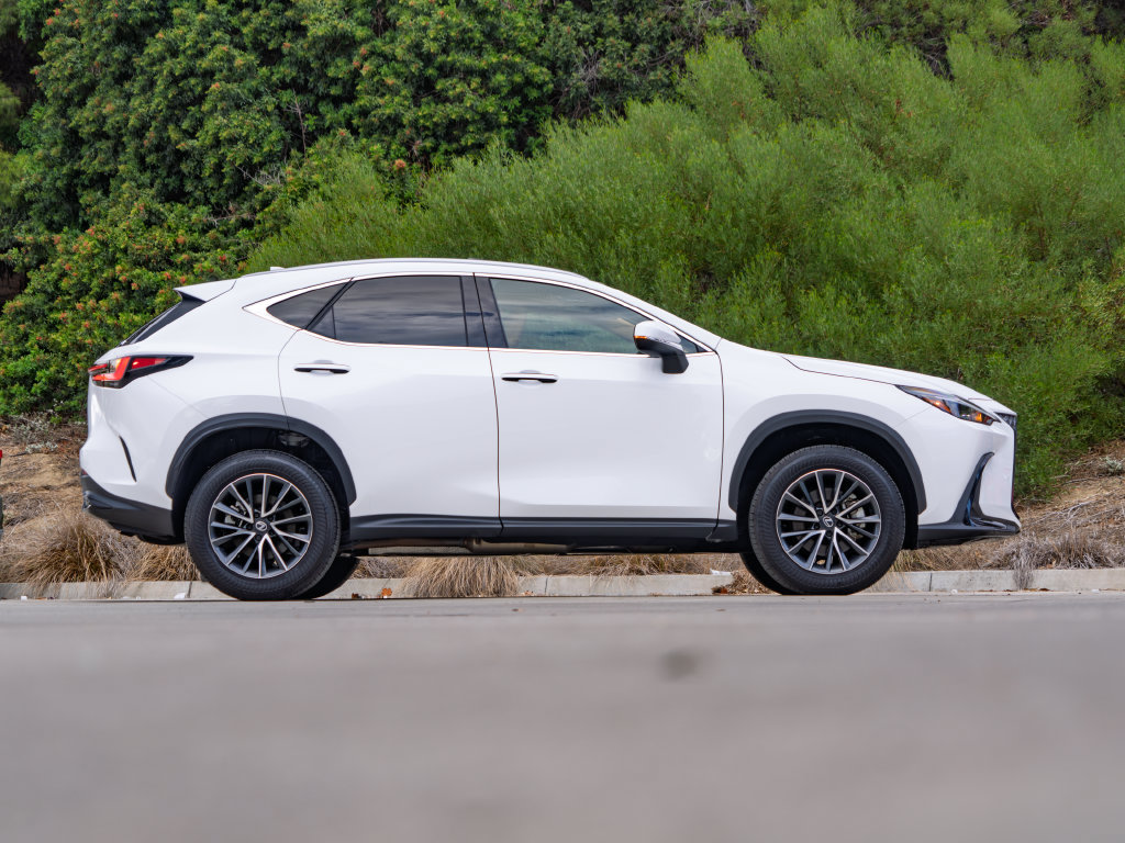 Certified 2026 Lexus NX 350h AWD w/ Accessory Package (Z2) image 10
