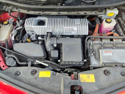 Used 2012 Toyota Prius V Three image 32