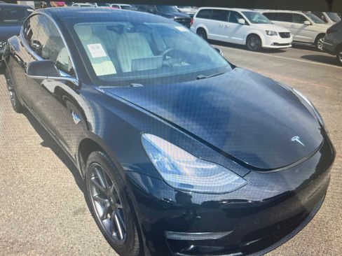Used 2020 Tesla Model 3 Standard Range RWD image 5