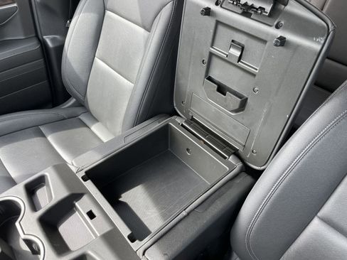 Used 2025 GMC Sierra 1500 SLT image 31