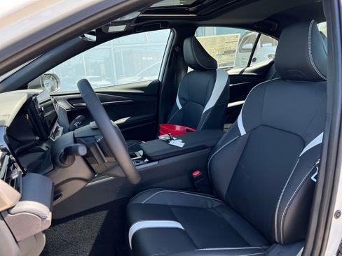New 2026 Toyota Camry Hybrid AWD/4WD image 19