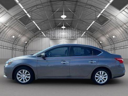 Used 2016 Nissan Sentra S FWD image 2