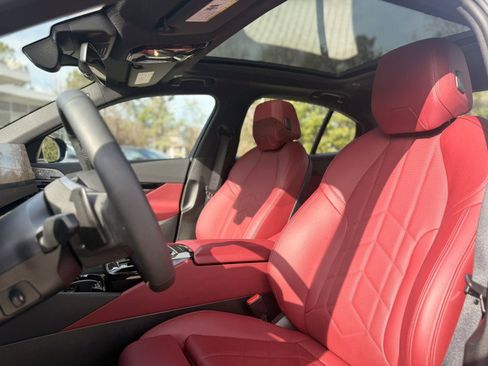 Certified 2025 BMW 530i w/ Premium Package image 12