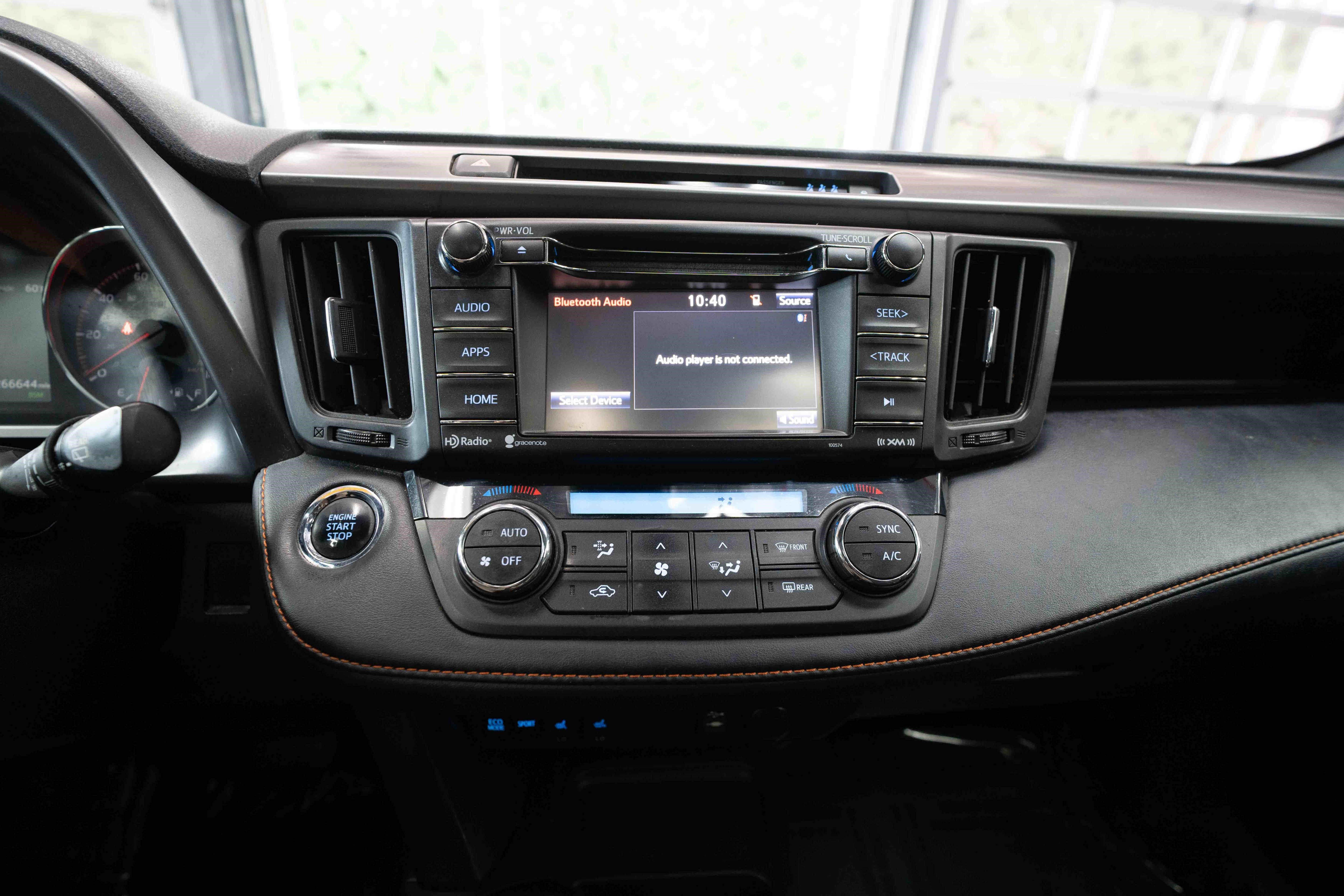Used 2017 Toyota RAV4 SE w/ Power Special Value Package AWD/4WD image 17