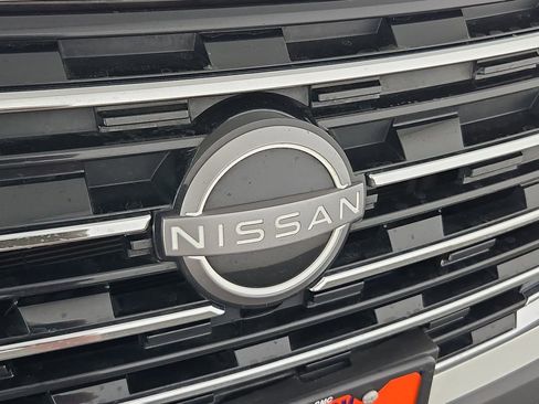 Used 2025 Nissan Rogue SV AWD/4WD image 36