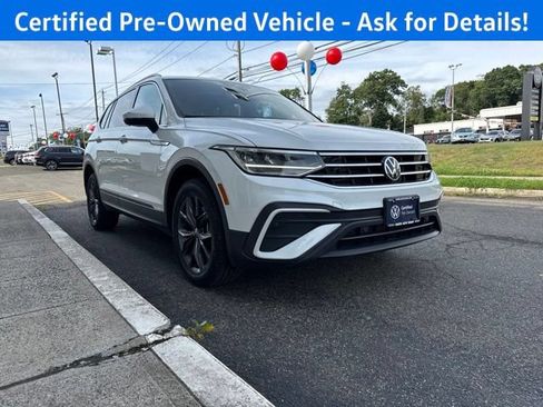 Certified 2023 Volkswagen Tiguan SE w/ Panoramic Sunroof Package AWD/4WD image 6