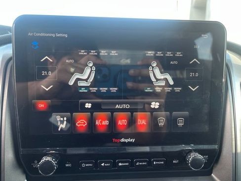 Used 2017 Chevrolet Silverado 1500 LT w/ All Star Edition AWD/4WD image 29