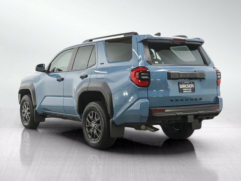 Used 2025 Toyota 4Runner SR5 AWD/4WD image 3