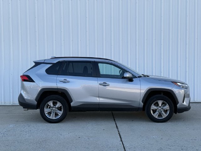 Used 2025 Toyota RAV4 XLE FWD image 3
