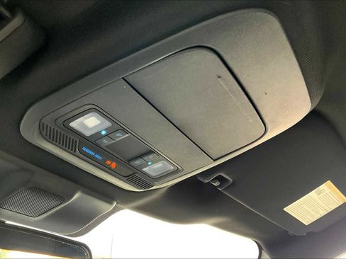 Used 2021 Ford F150 XLT image 32