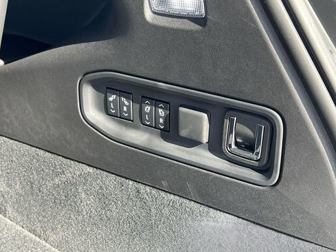 New 2026 Cadillac Vistiq Platinum AWD/4WD image 33